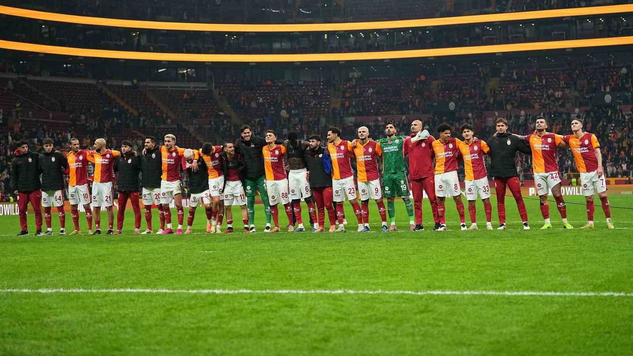 Galatasaray Süper Lig'in İlk Yarısını Lider Tamamladı