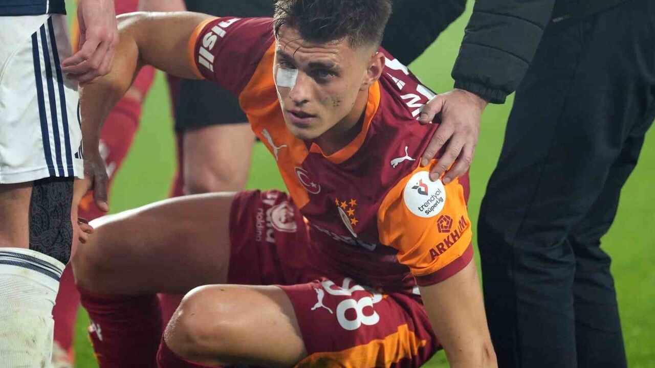 Galatasaraylı Kazımcan Karataş’a Çakmak Atan Taraftar Yakalandı