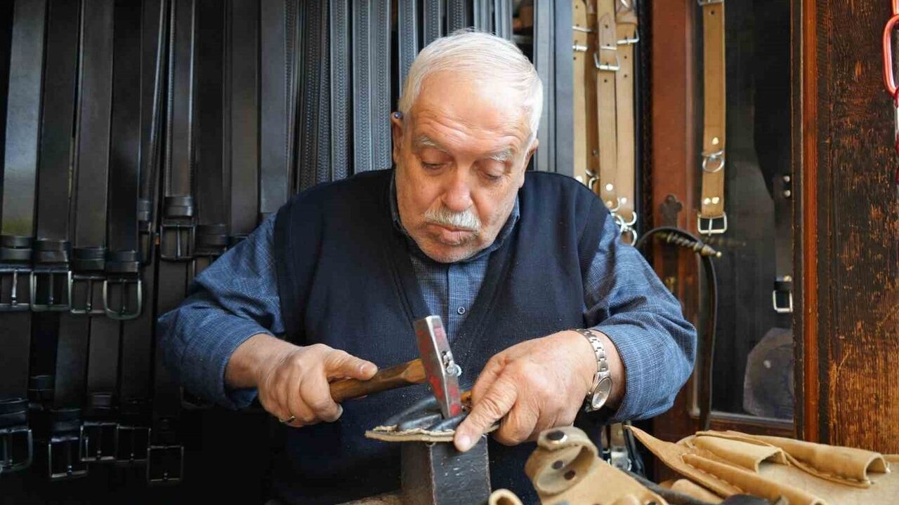 Gaziantep'te 48 Yıllık Saraciye Ustası