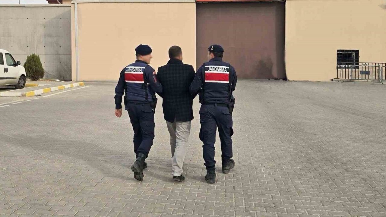 Gaziantep'te Jandarma, Aranan 3 Şahsı Yakaladı