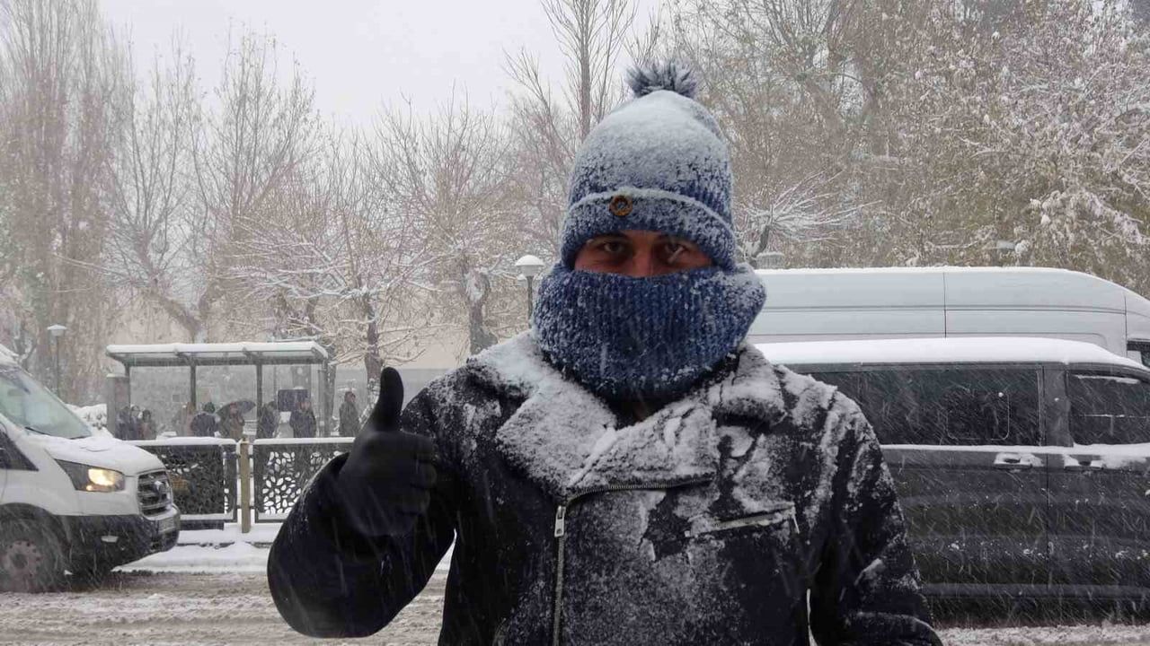 Gaziantep'te Kar Yağışı Coşkusu