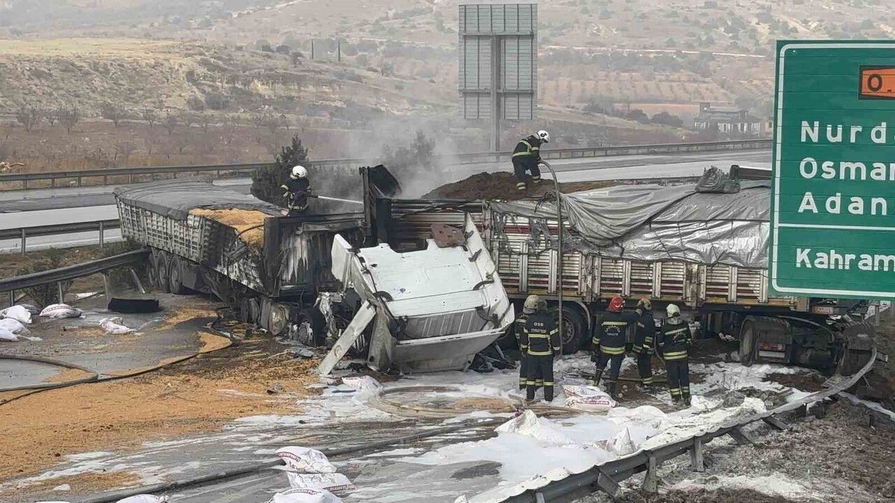 Gaziantep'te TAG Otoyolu'nda Tır Çarpışması ve Yangın