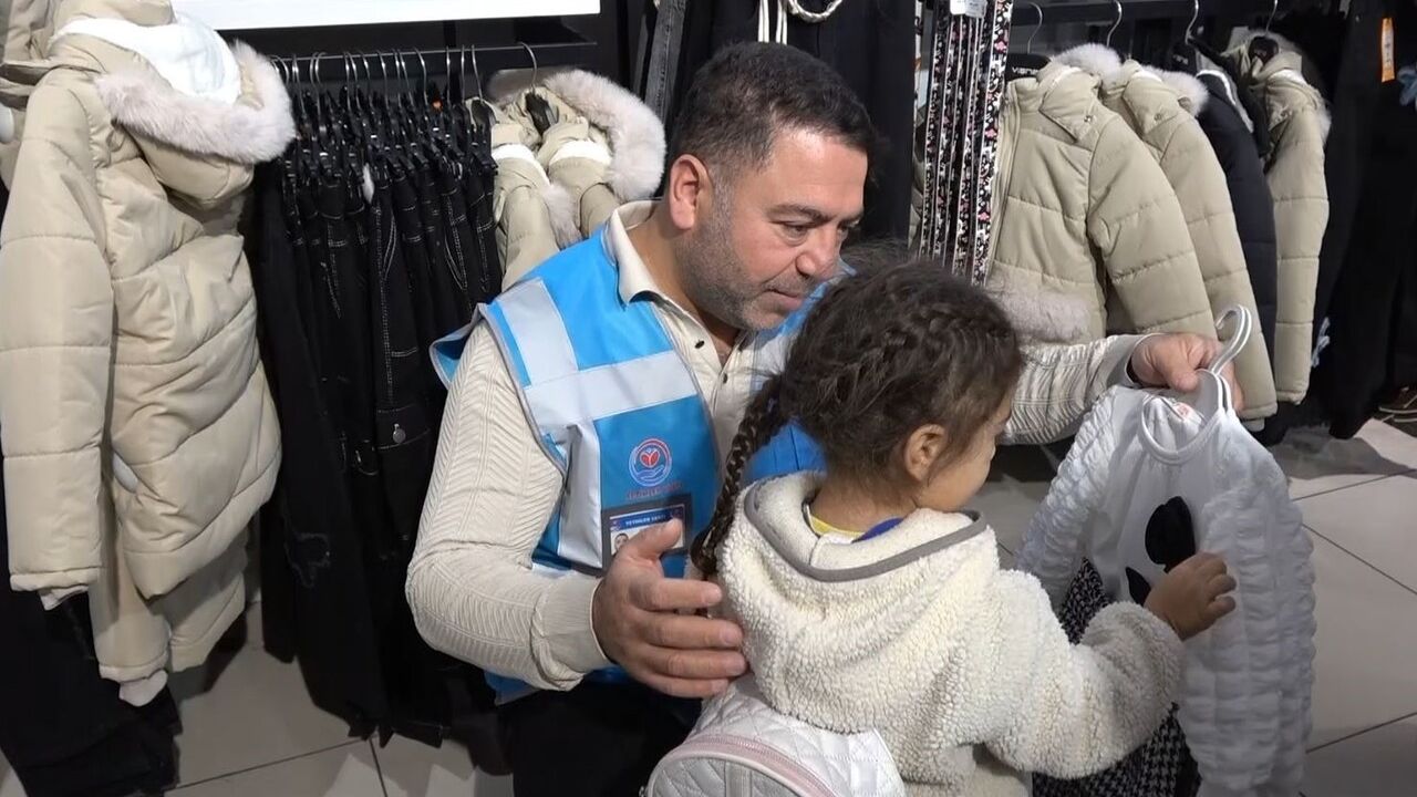 Gaziantep'te Yetim Çocuklara Kışlık Yardım