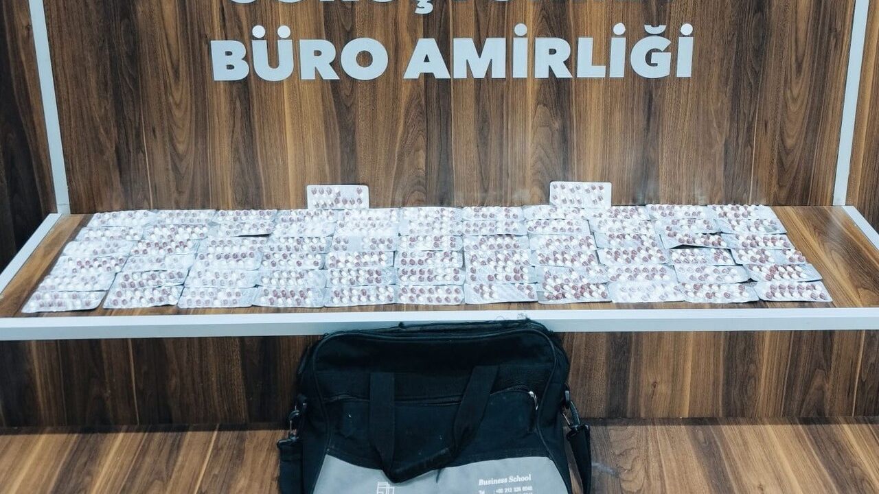 Gaziemir’de Uyuşturucu Operasyonu: 894 Hap Ele Geçirildi