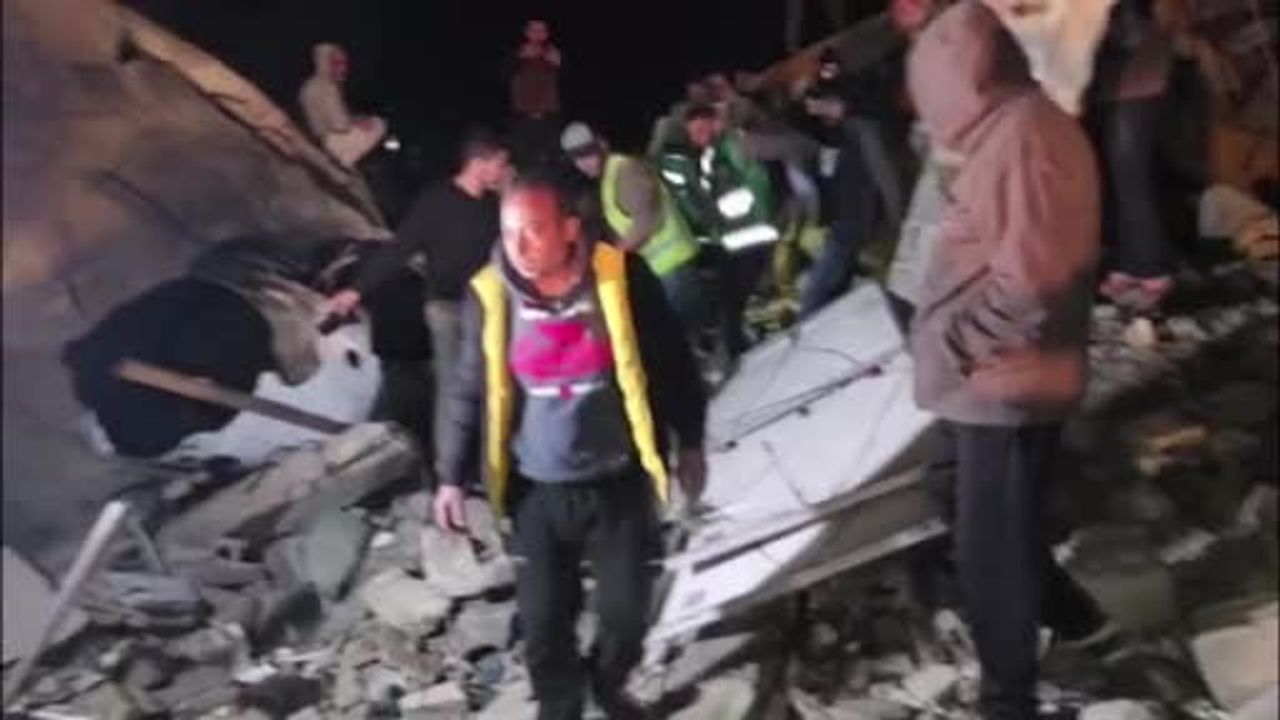 Gazze'de Fırtına Sonucu Binalar Çöktü, 18 Kişi Hayatını Kaybetti