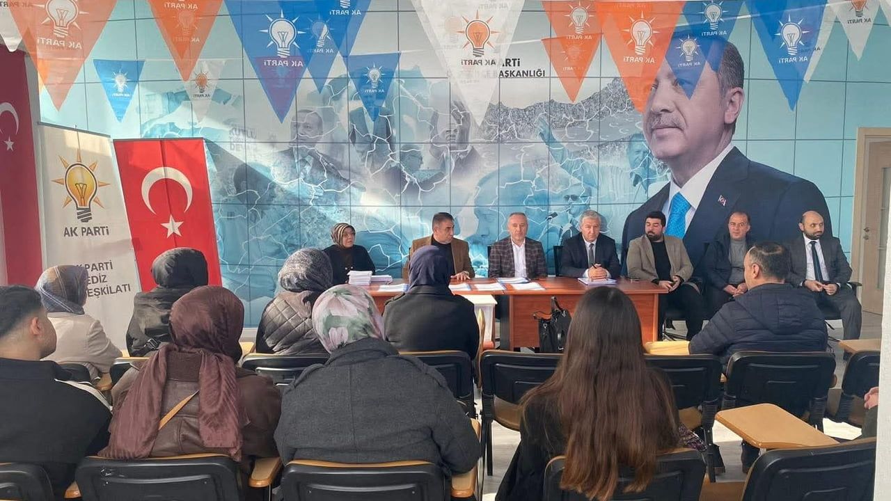 Gediz'de AK Parti Yeni İlçe Başkanı İçin Temayül Yoklaması Yapıldı