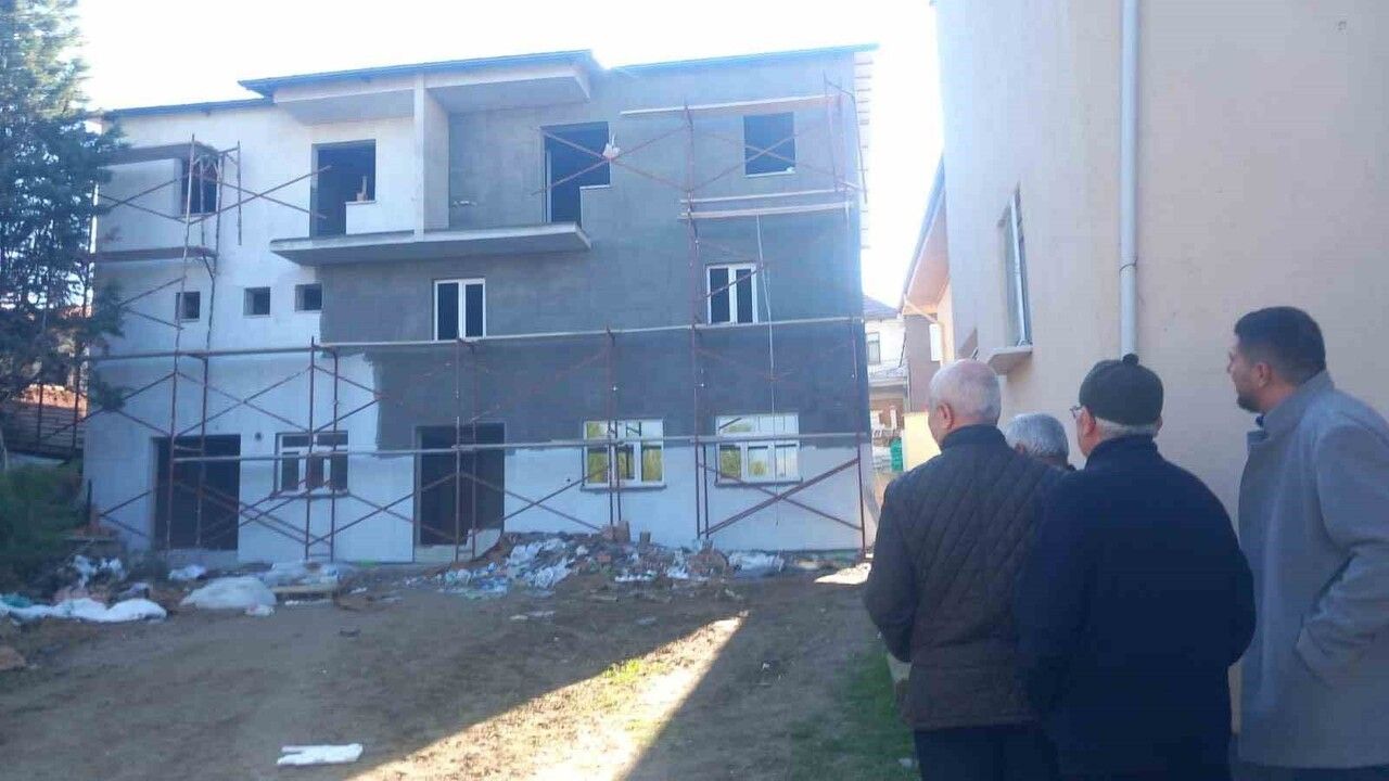 Gediz Erdoğmuş Mahallesi'nde Dayanışma Örneği