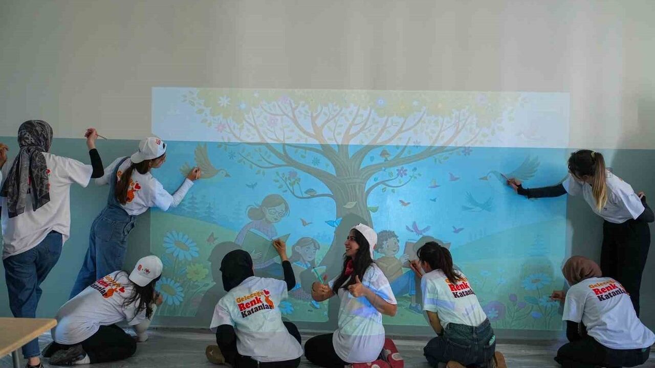 Geleceğe Renk Katanlar Projesi ile Eğitim Ortamları Geliştiriliyor