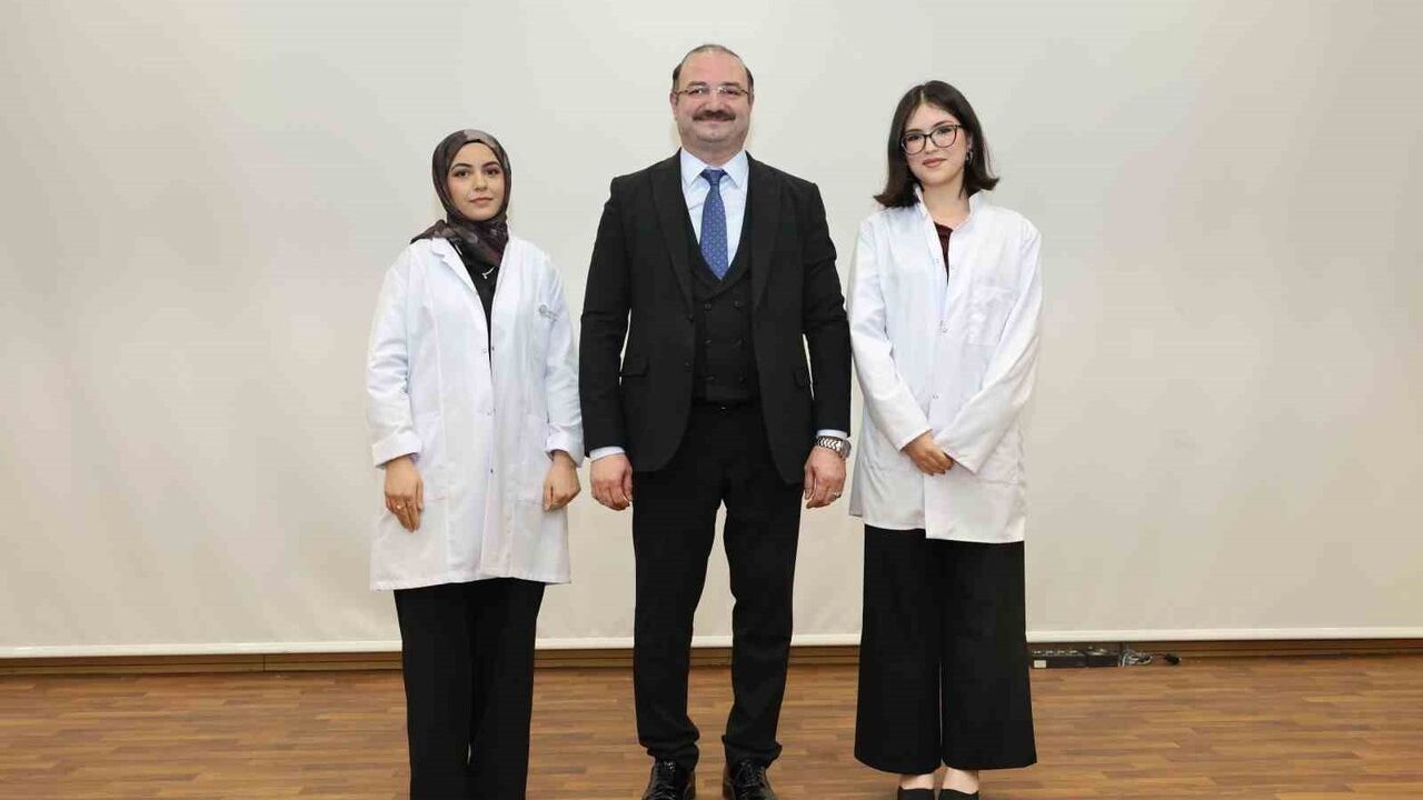 Geleceğin Diş Hekimleri Beyaz Önlüklerini Giydi