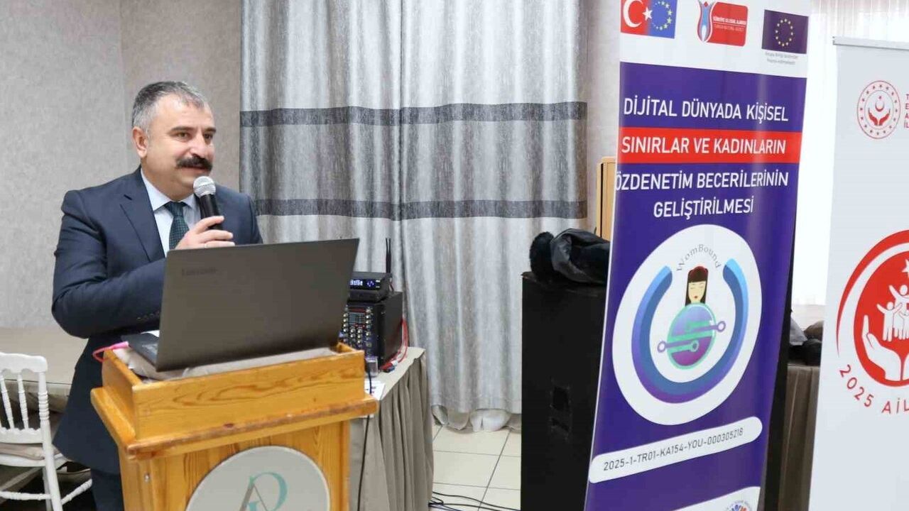 Genç Kadınların Dijital Güçlenmesi: WomBound Projesi