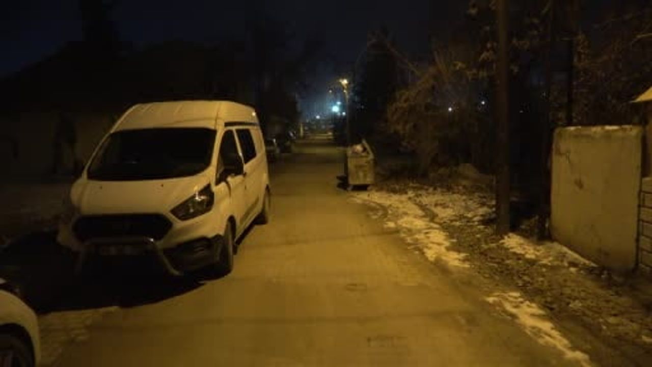 Genç Karbonmonoksit Gazından Zehirlendi