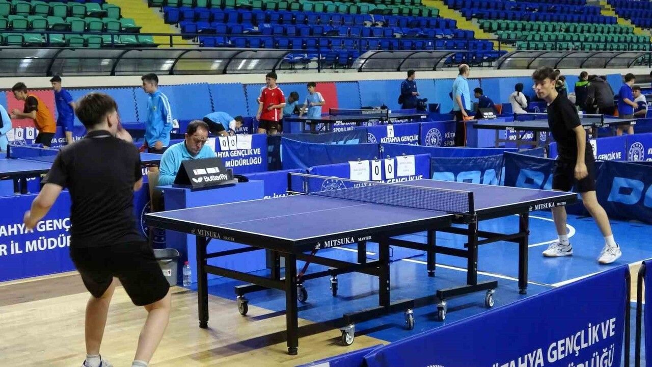 Gençler Masa Tenisi Güneybatı Bölge Yarışmaları Kütahya’da Başladı