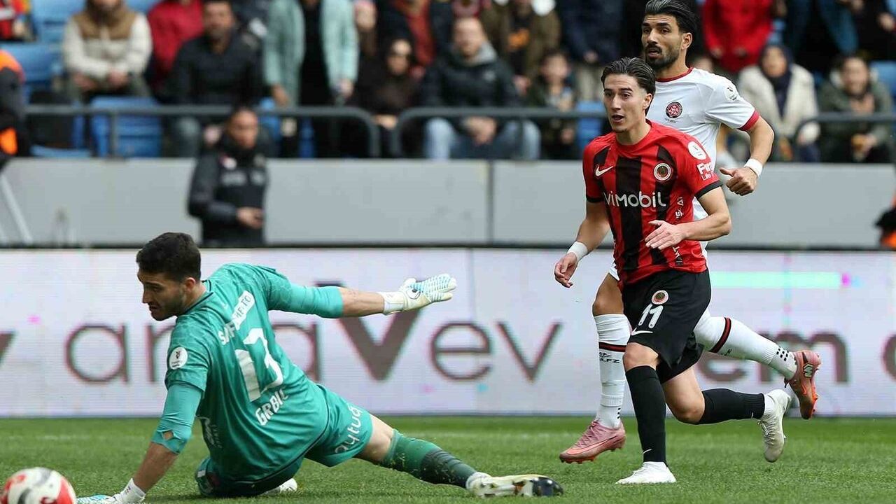 Gençlerbirliği, Fatih Karagümrük'ü 3-0 Mağlup Etti