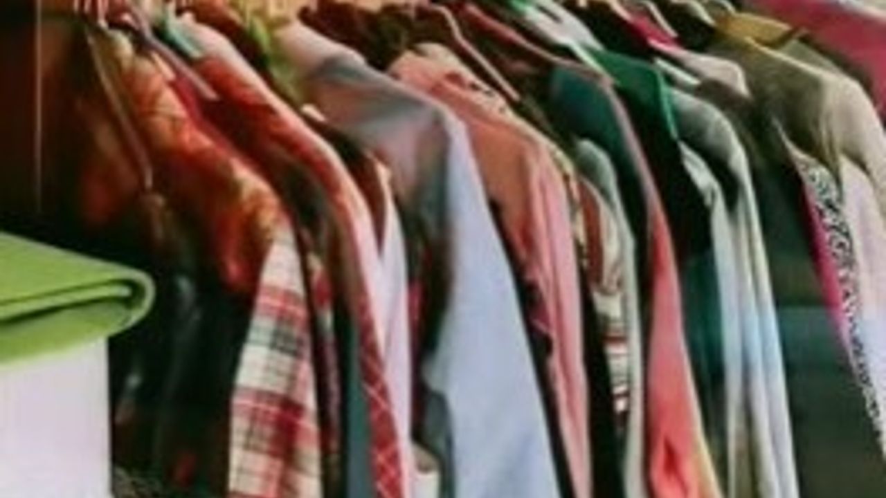 Germencik'te İhtiyaç Sahiplerine Kıyafet Yardımı