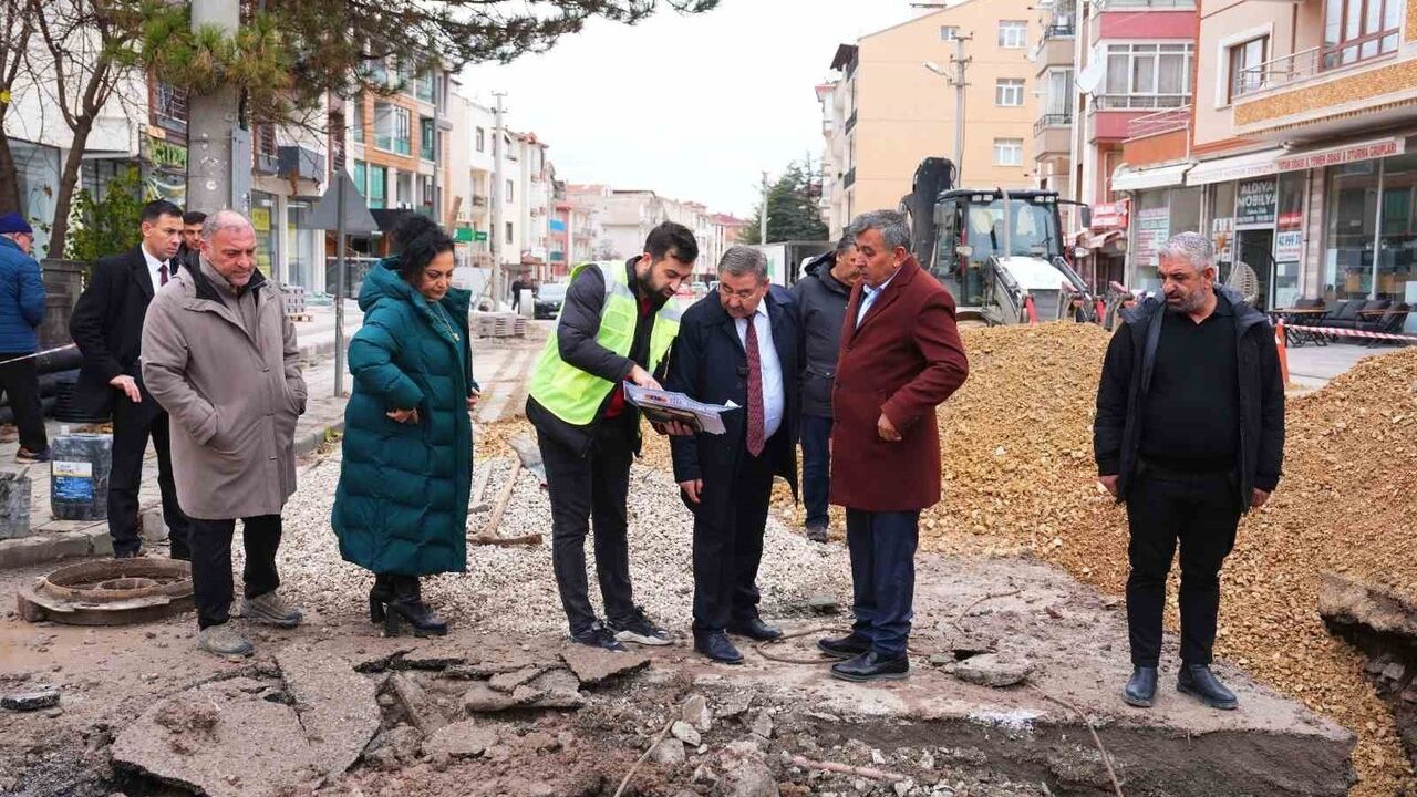Gölbaşı'nda Altyapı Seferberliği: Cemal Gürsel Caddesi Yenileniyor