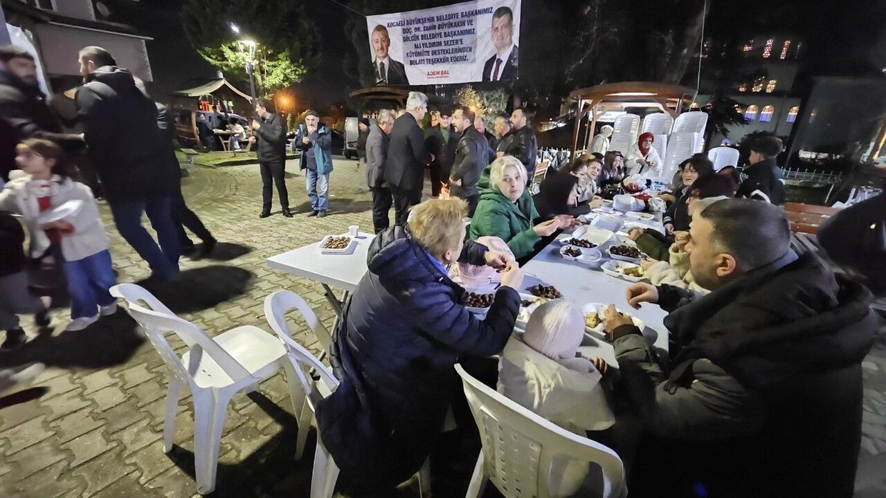 Gölcük'te 31. Geleneksel Hamidiye Kestane Festivali Coşku İçinde Gerçekleşti