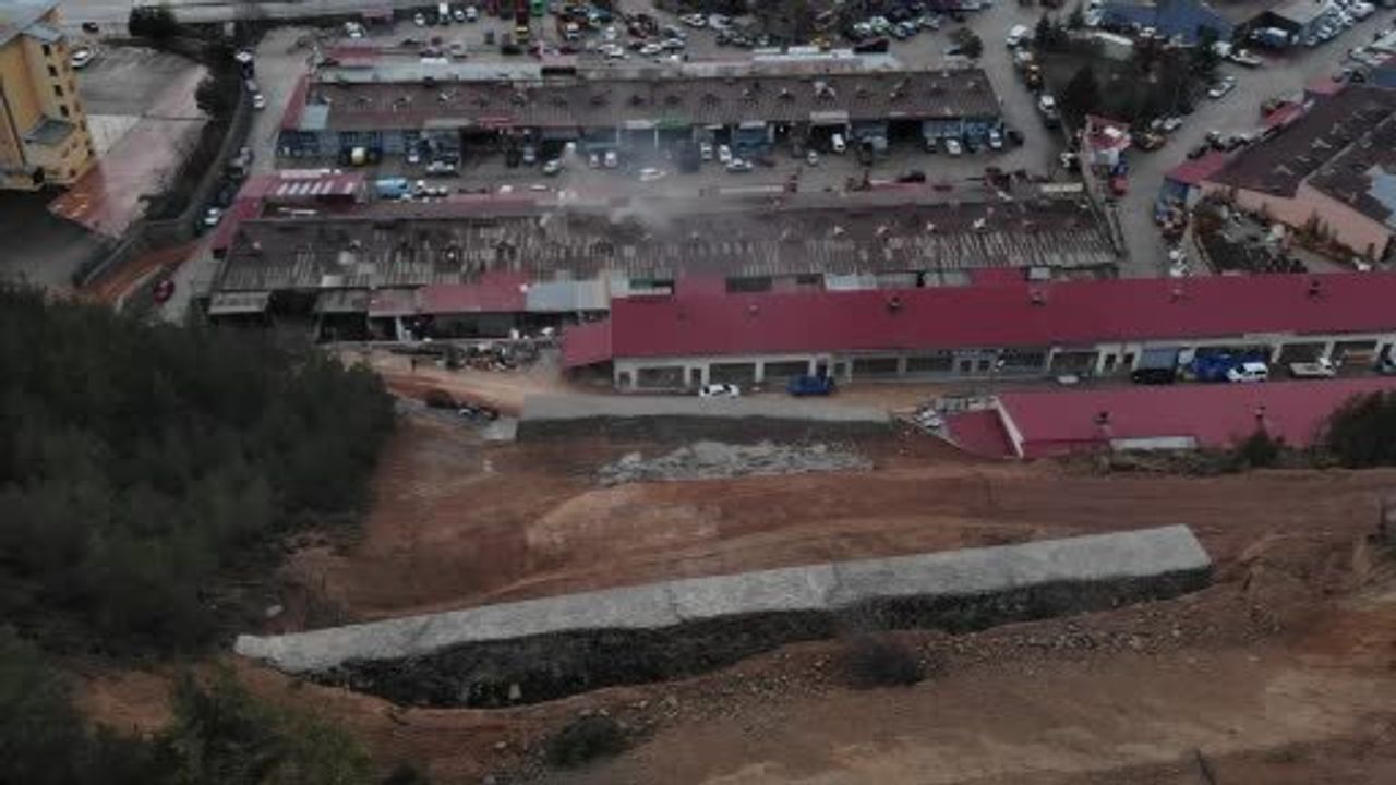 Gümüşhane'de Heyelan Korkusu Esnafları Endişelendiriyor