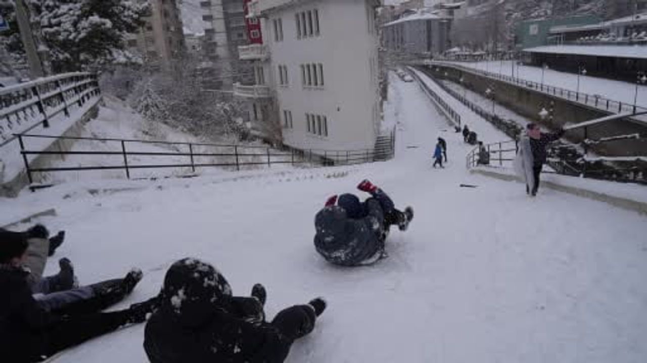 Gümüşhane'de Kar Tatili Eğlence Dolu Anlar
