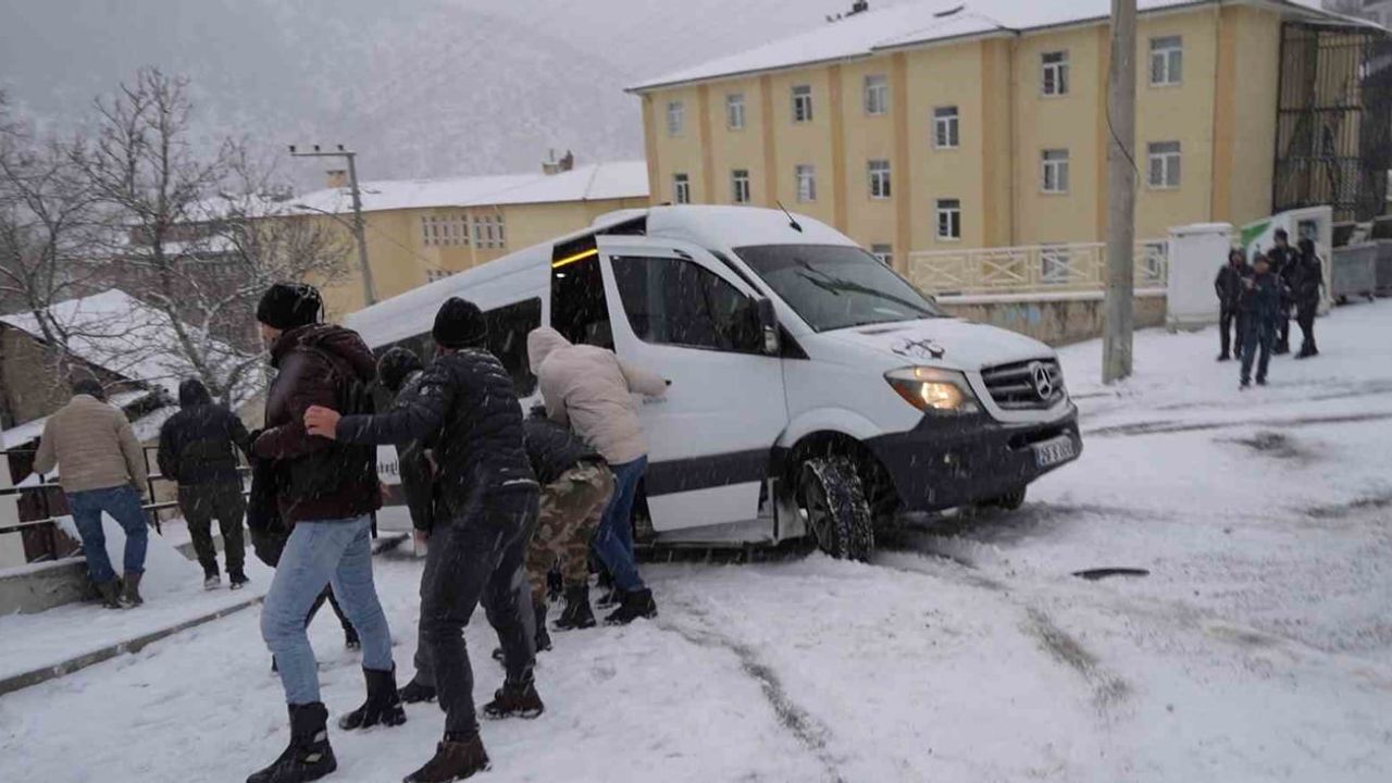 Gümüşhane'de Kar Yağışı Sonrası Kazalar