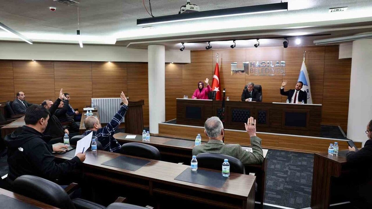 Hacılar Belediye Meclisi 2025'in Son Toplantısını Gerçekleştirdi