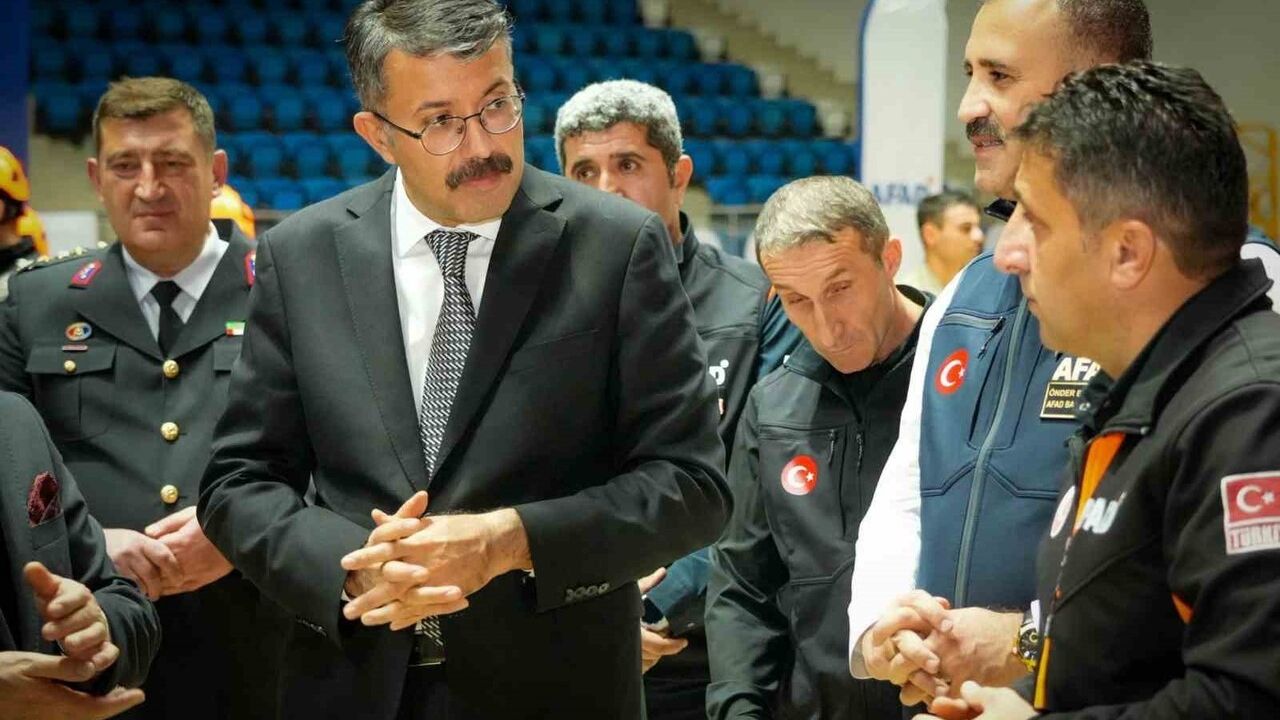 Hakkâri'de 3.048 Kişiye Arama Kurtarma Eğitimi Verildi