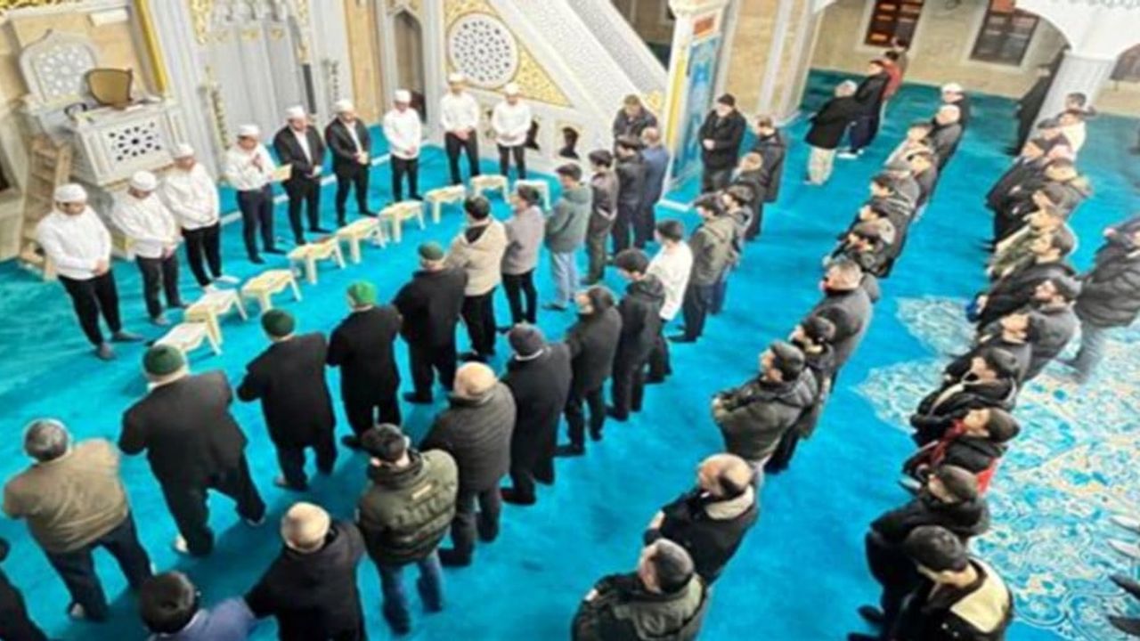 Hakkari'de Regaib Kandili Kutlamaları