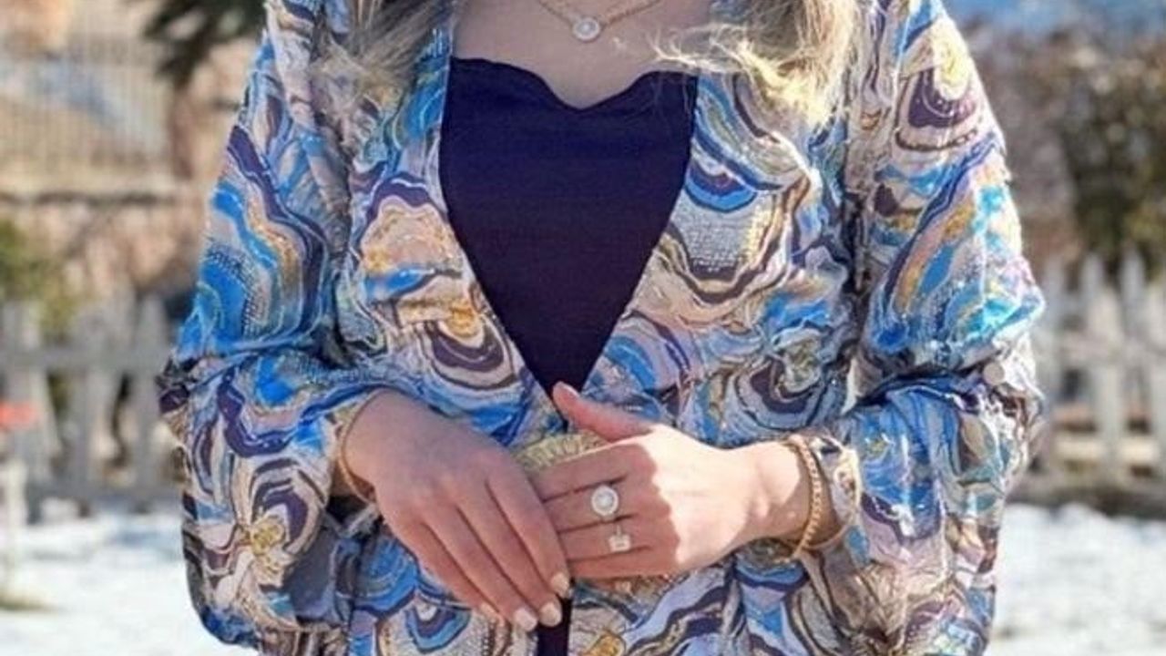 Hakkari'de Uçuruma Düşen Otomobil Kazasında Genç Kız Hayatını Kaybetti