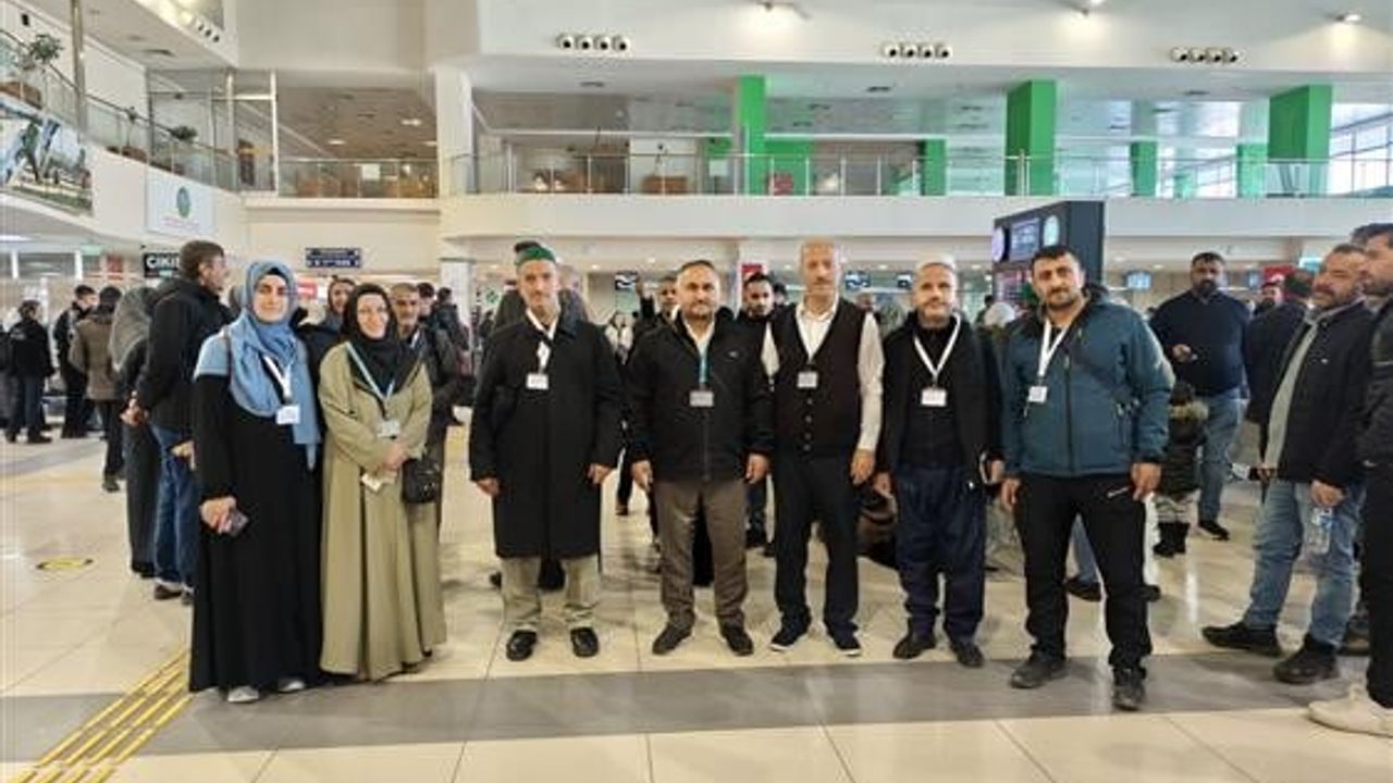 Hakkari'den Kutsal Topraklara Umre Uğurlaması