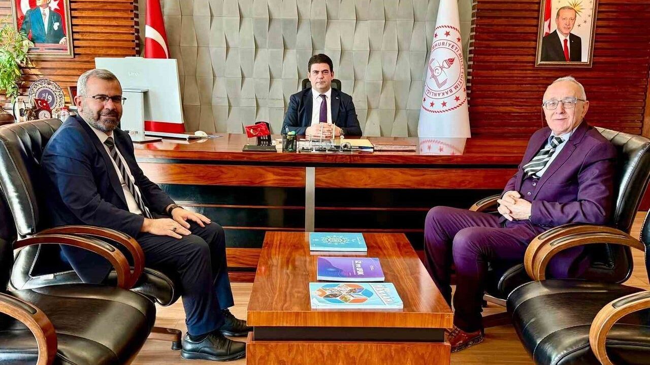 Hakkâri’nin Eğitmen Mirası: İbrahim Hatipoğlu’nun Kütüphane Bağışı