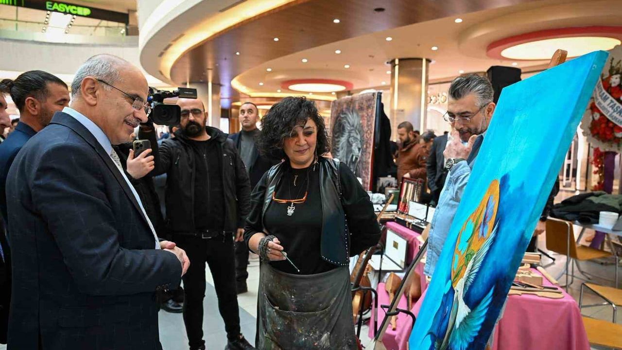 Hasat Sergisi Sanatseverlerle Buluştu