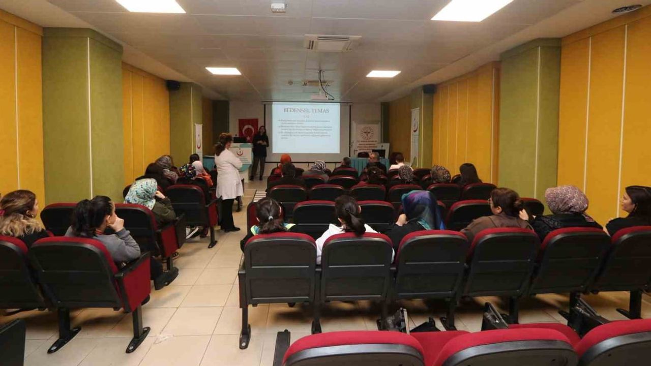 Hastane Personeline İletişim ve Hitabet Eğitimi