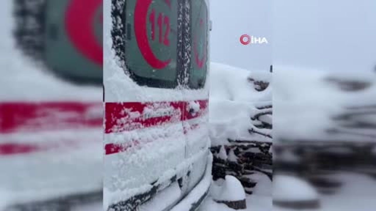 Hastaya Ulaşmak İçin Zincir Takıldılar