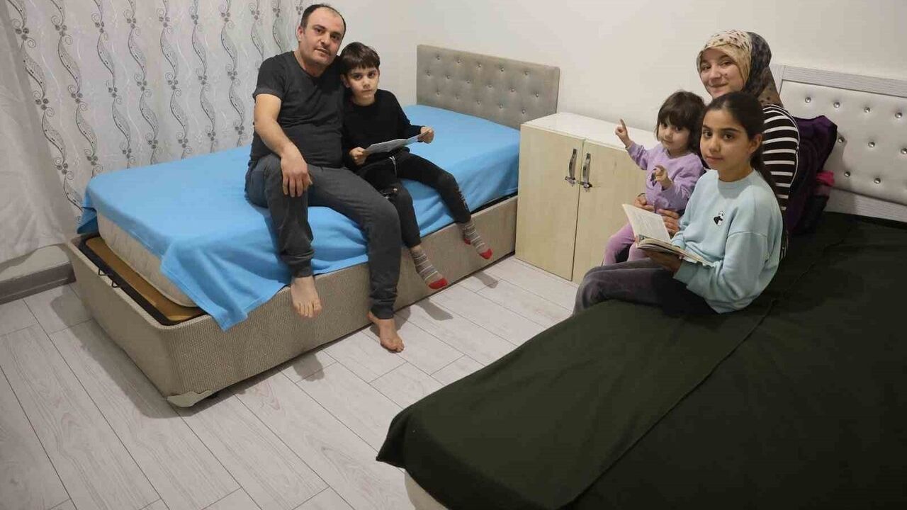 Hatay'da Depremzedelerden Bakan Kurum'a İmaj Desteği