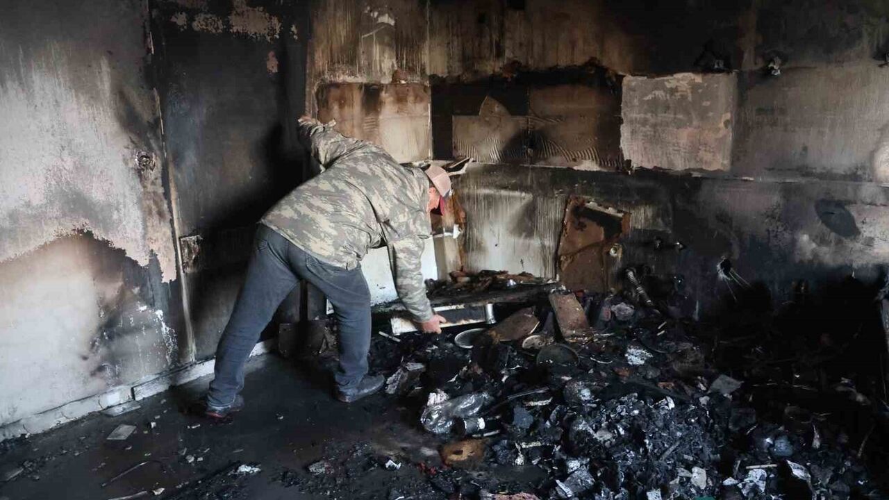 Hatay'da Elektrik Kontağı Yangın Çıkardı: Aile Zor Durumda