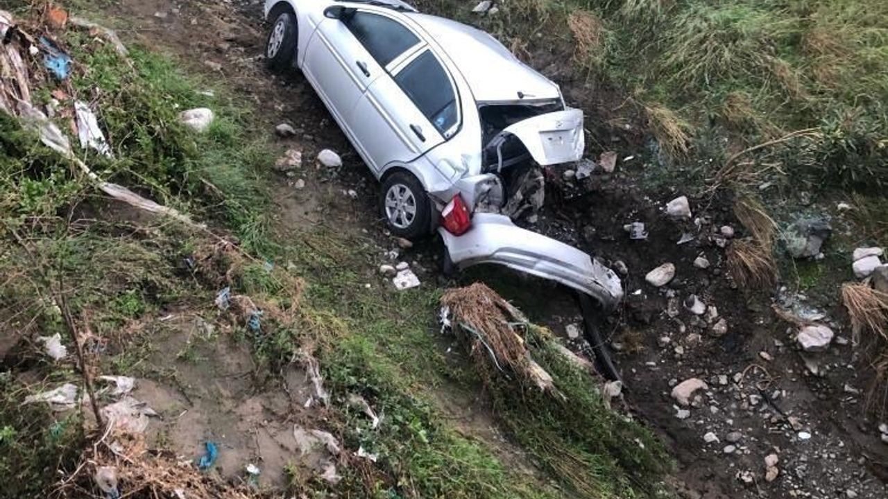 Hatay'da Köprüden Uçan Otomobil Sürücüsü Yaralandı