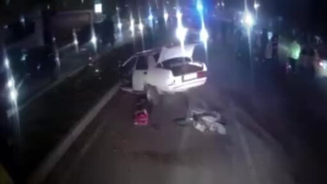 Hatay'da Tofaş Otomobil Tırla Çarpıştı