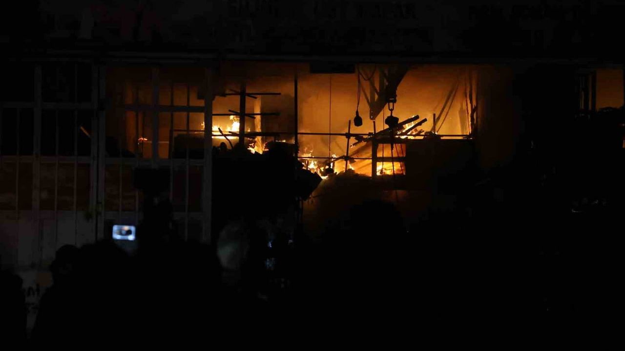 Hatay Sanayi Sitesinde Yangın: 9 İş Yeri Zarar Gördü