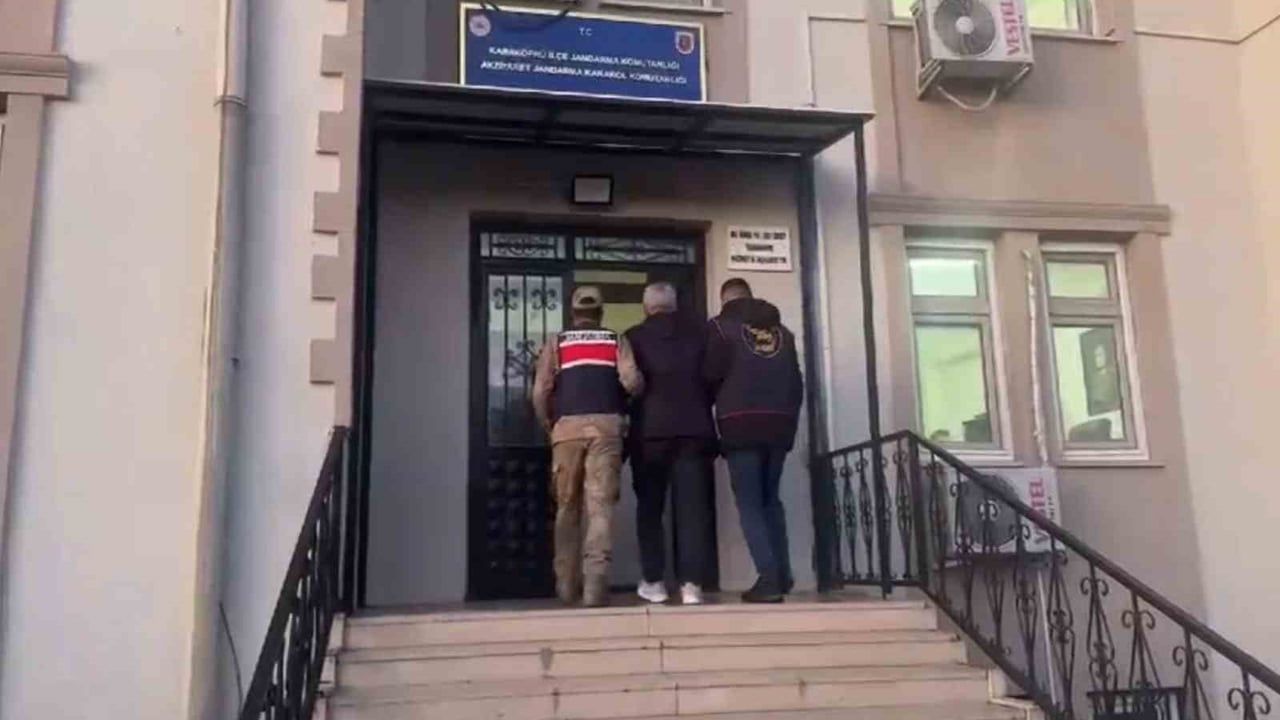 Hırsız, Araba Camındaki Yazı ile Yakalandı