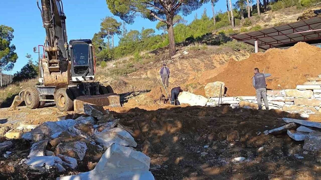 Hışımlar Mahallesi'nde Sosyal Tesisler Yenileniyor