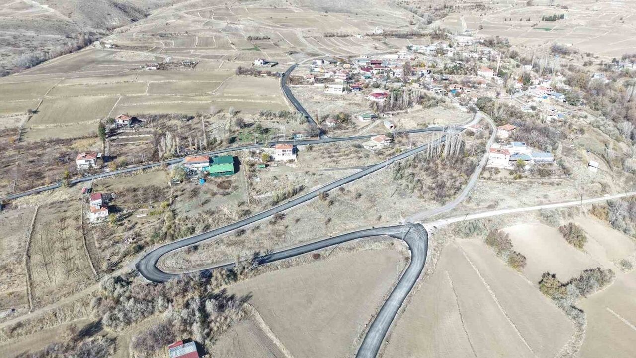 Höbek Mahallesi'nde 8.600 Ton Sıcak Asfalt Uygulaması