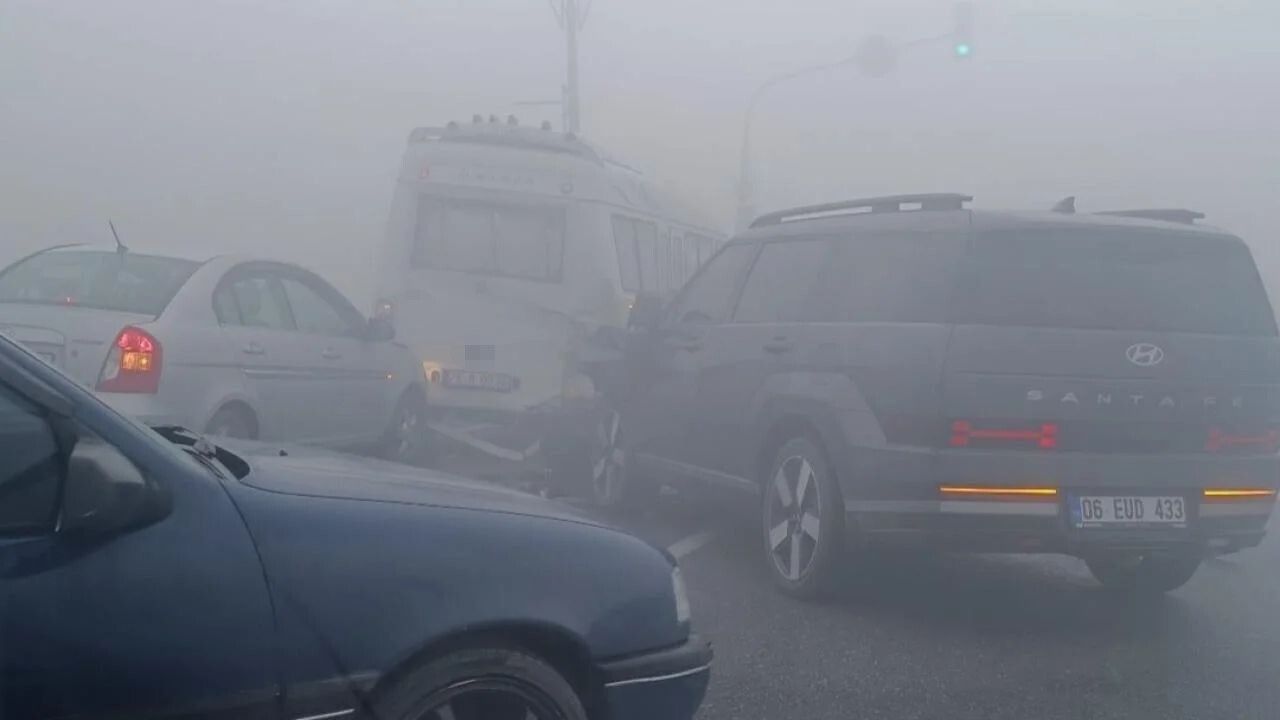 Iğdır'da Sis Kazası: 3 Araç Zincirleme Çarpıştı