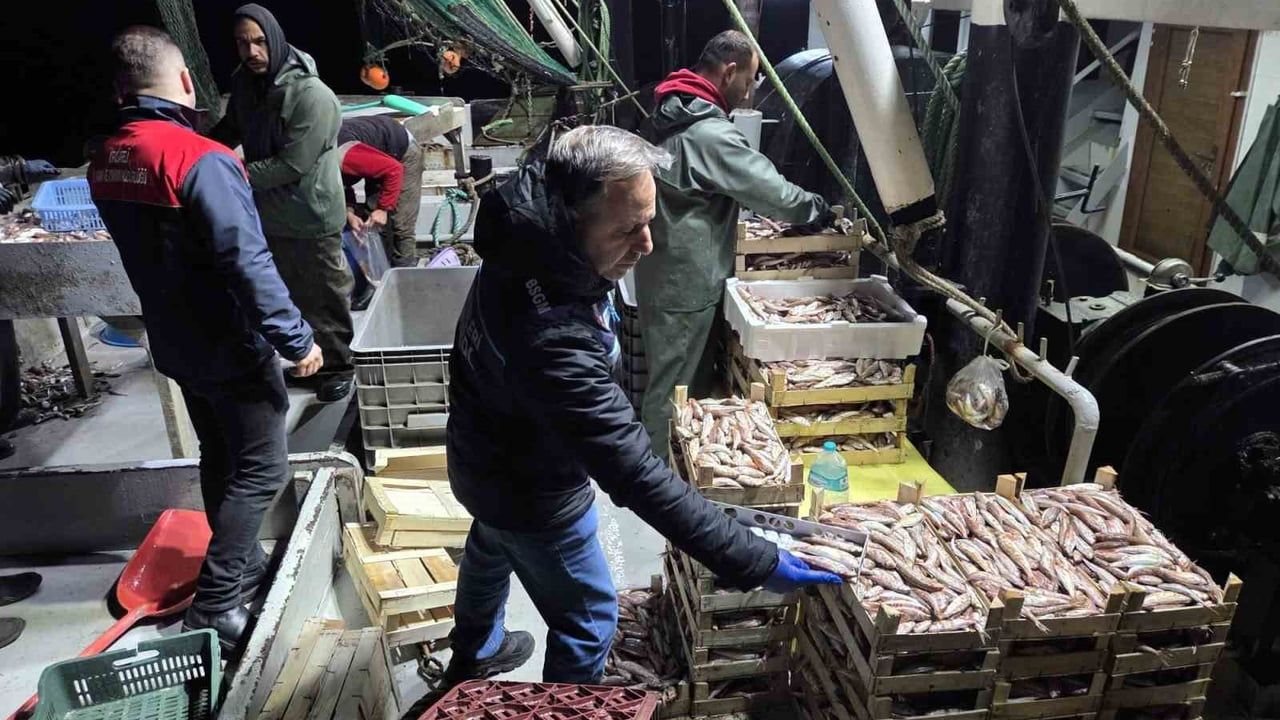 İğneada Balıkçı Barınağı'nda Su Ürünleri Denetimi Yapıldı