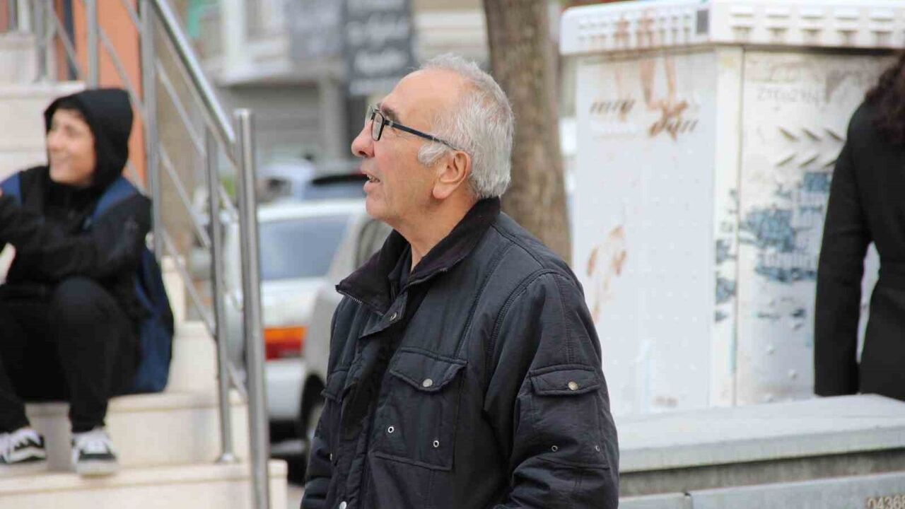 İl Emniyet Müdürü İntihar Girişimindeki Şahsi İkna Etti