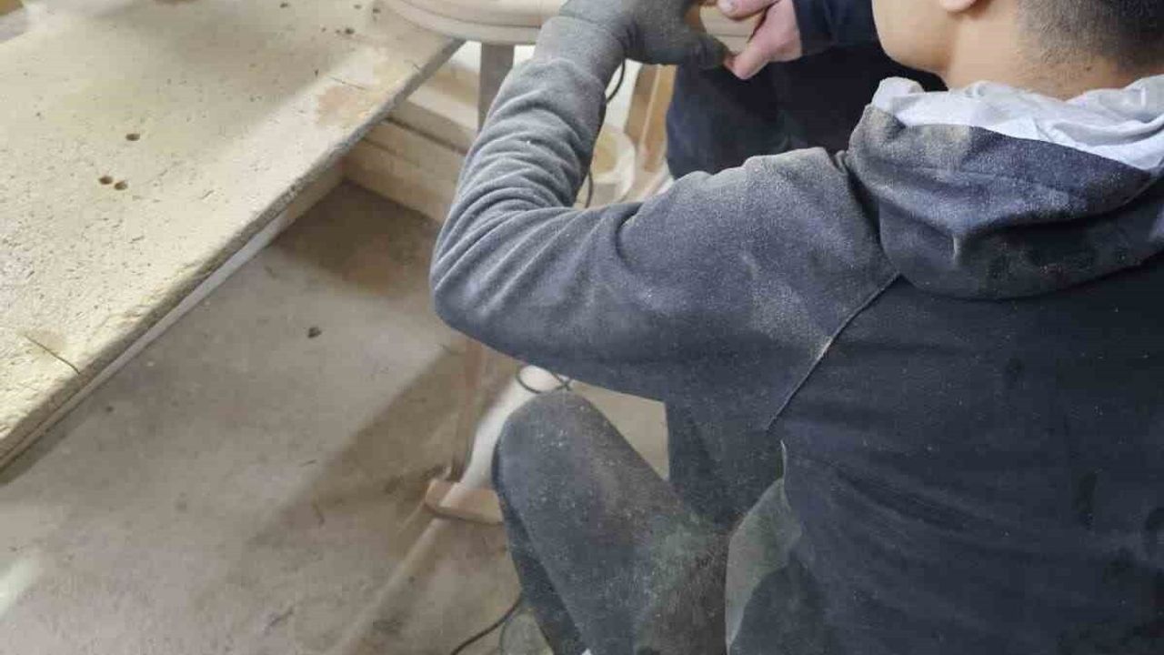 İnegöl'de İşçi Tahtaya Eli Saplandı