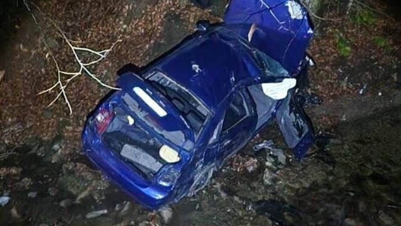 İnegöl'de Uçurumdan Düşen Otomobilde 3 Kişi Hayatta Kaldı