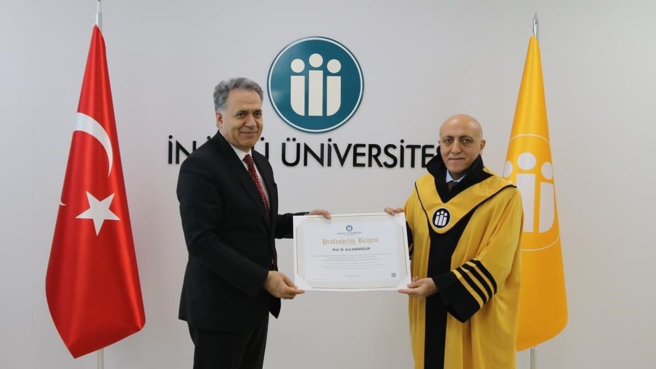 İnönü Üniversitesi'nde Yeni Akademisyenlere Cübbeleri Giydirildi