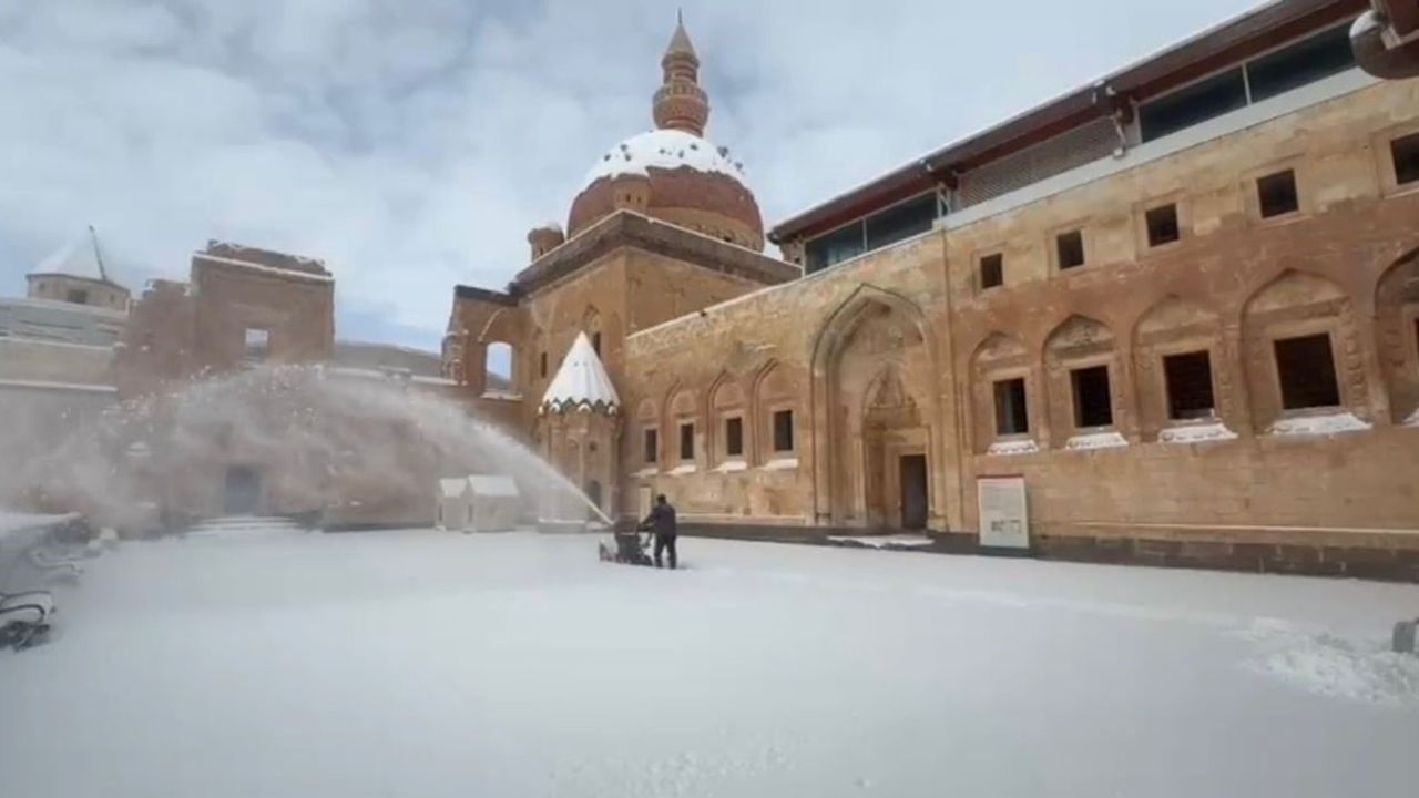 İshak Paşa Sarayı'nda Kış Rüyası