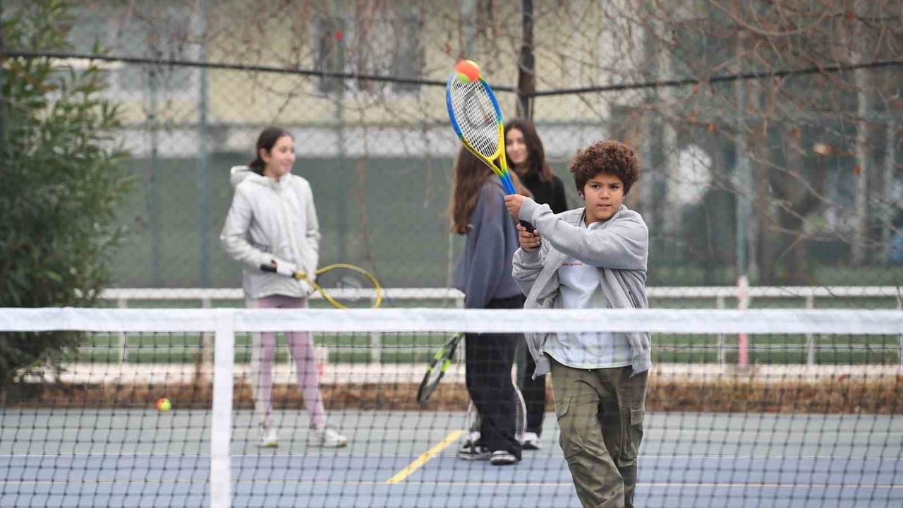 İsmet Selekler Spor Kompleksi'nde Yeni Kurs Dönemi Başladı