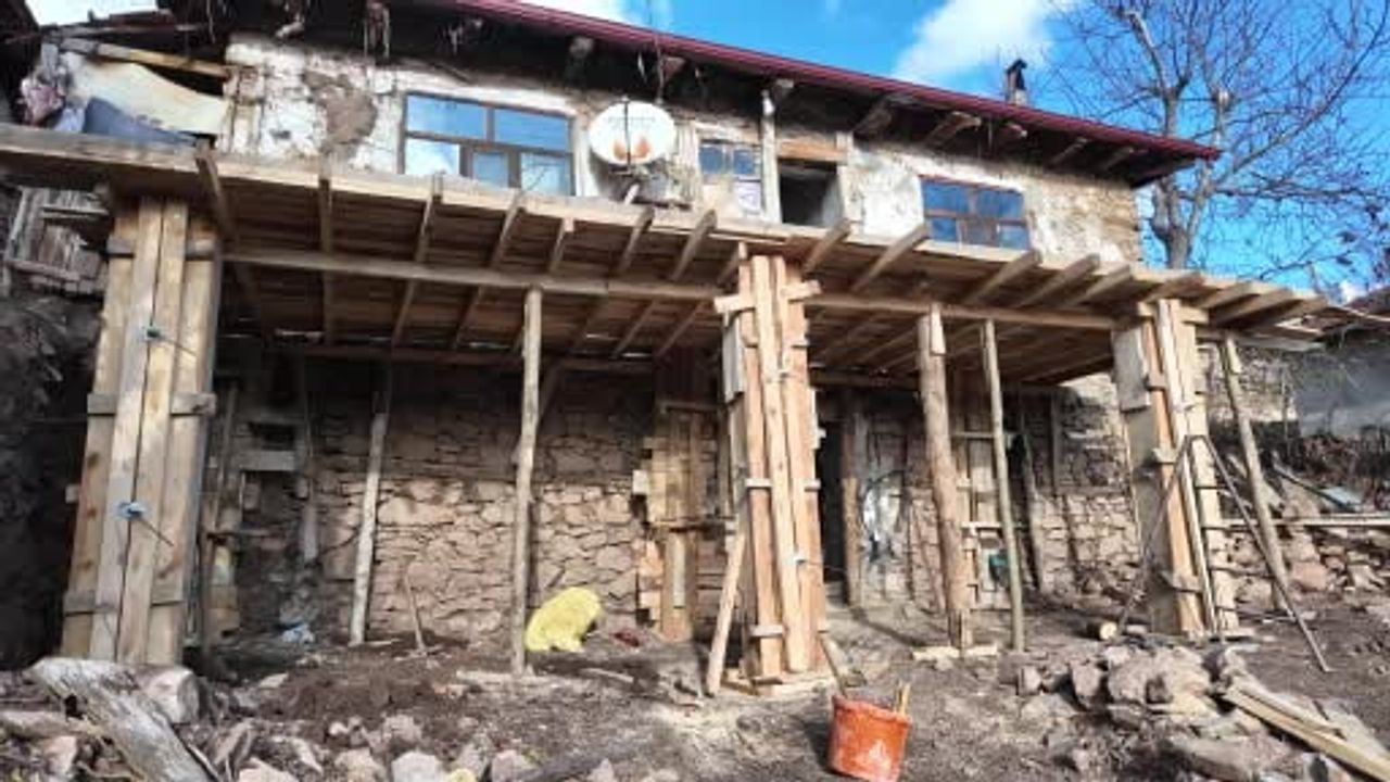 Isparta'da 85 Yaşındaki Kadının Evi Yenilendi