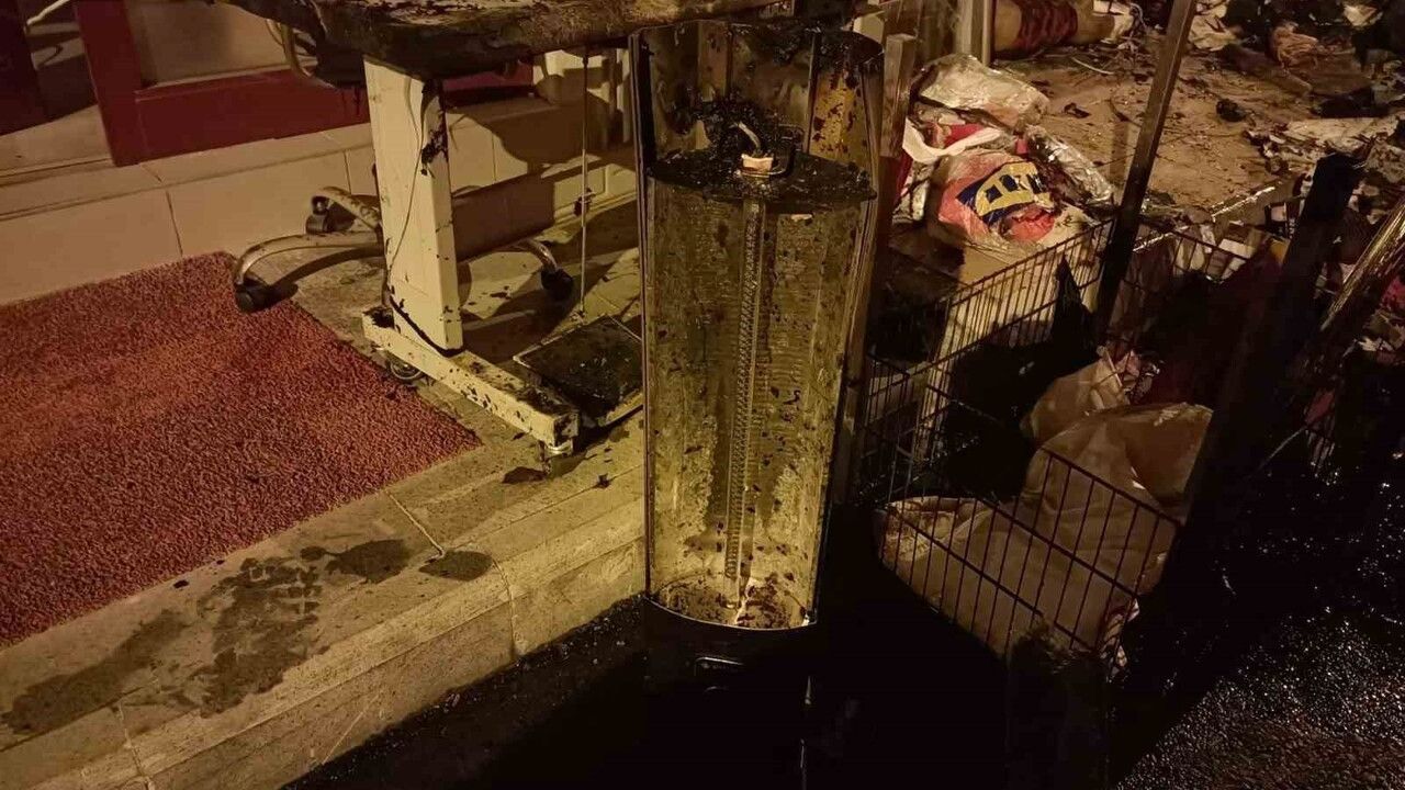 Isparta'da İç Giyim Mağazasında Yangın